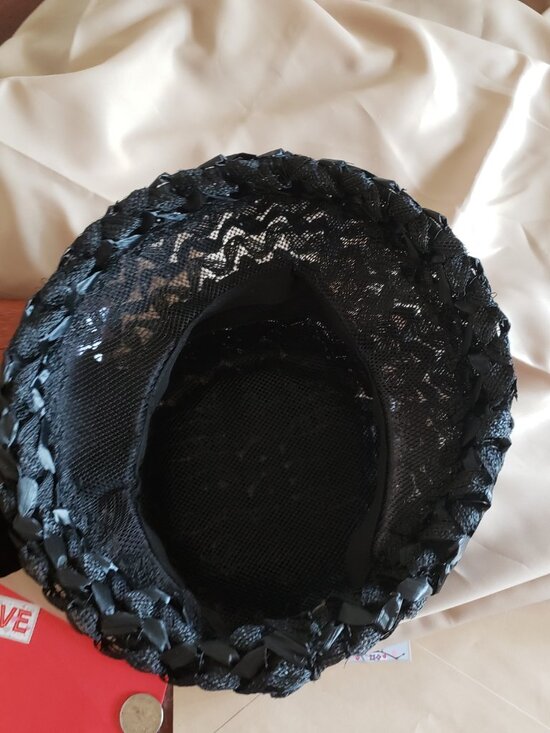 VINTAGE STRAW BLACK SUMMER HAT WITH A VELVET BOW ACCENT main image 6